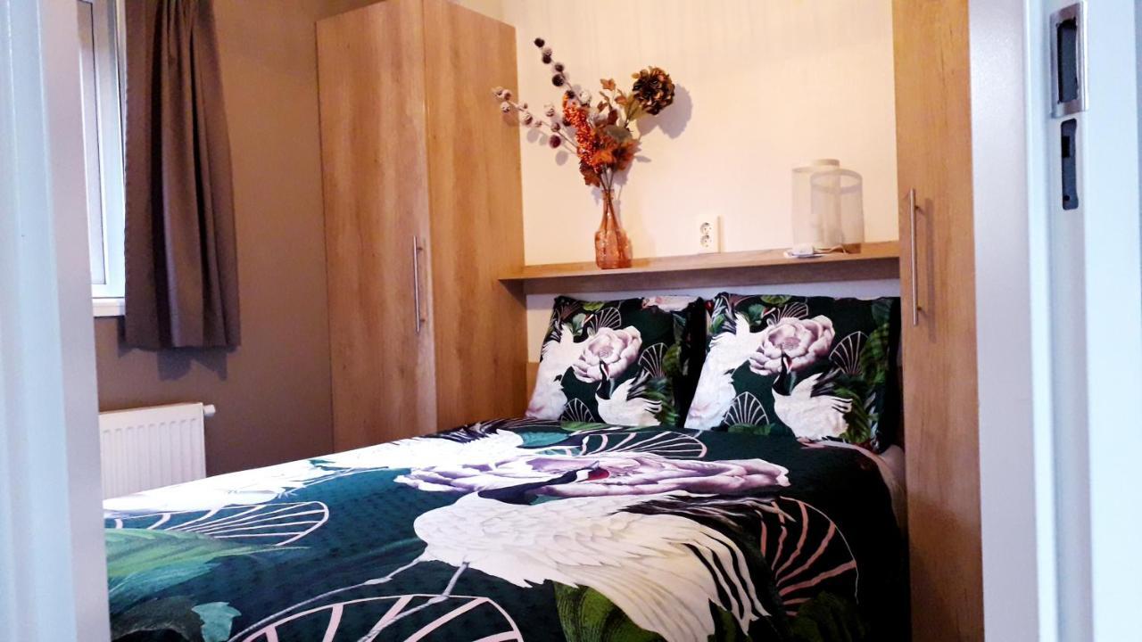 4P Chalet Tolve Met 4 Fietsen Vlakbij Natuurgebieden Drents Friese Wold, Fochteloerveen En Gevangenisdorp Veenhuizen Остервольде Экстерьер фото